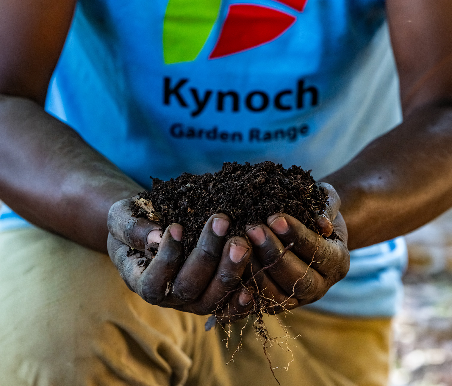 Kynoch compost and organic matter for healthy soil